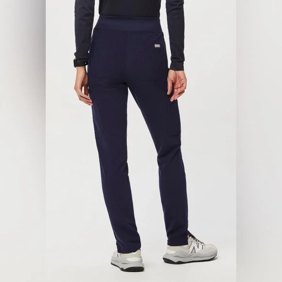 Women's High Waisted Skinny Scrub Pants (L) Casma Three-Pocket Scrub Top (M) - Picture 8 of 9